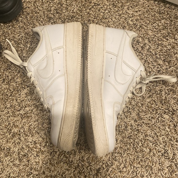 NIKE AIR FORCES - Picture 6 of 7